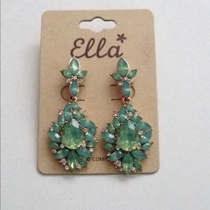 NWT Emerald Green w/ Rose Gold Dangle Earrings